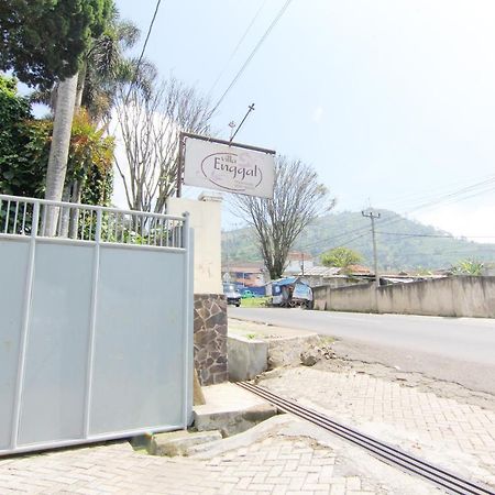 Villa Enggal Lembang Zewnętrze zdjęcie
