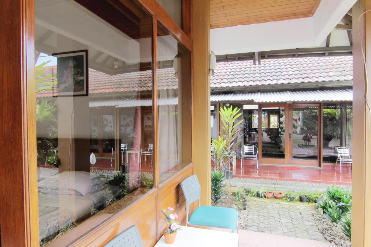 Villa Enggal Lembang Zewnętrze zdjęcie